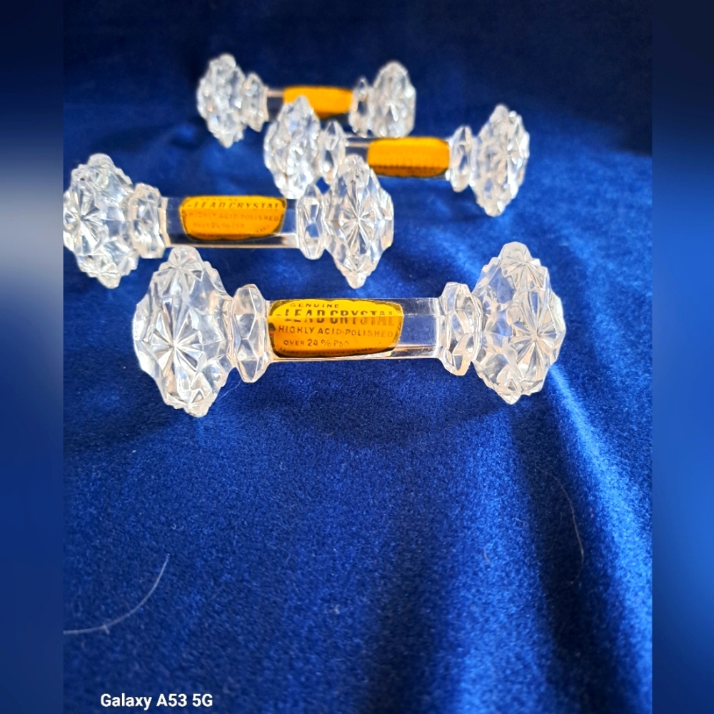 24% Lead Crystal Knife Rest.